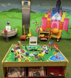 Juniors Play Cafe Hamilton