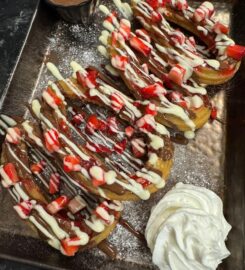 LA CREME Artisan Cafe Lounge